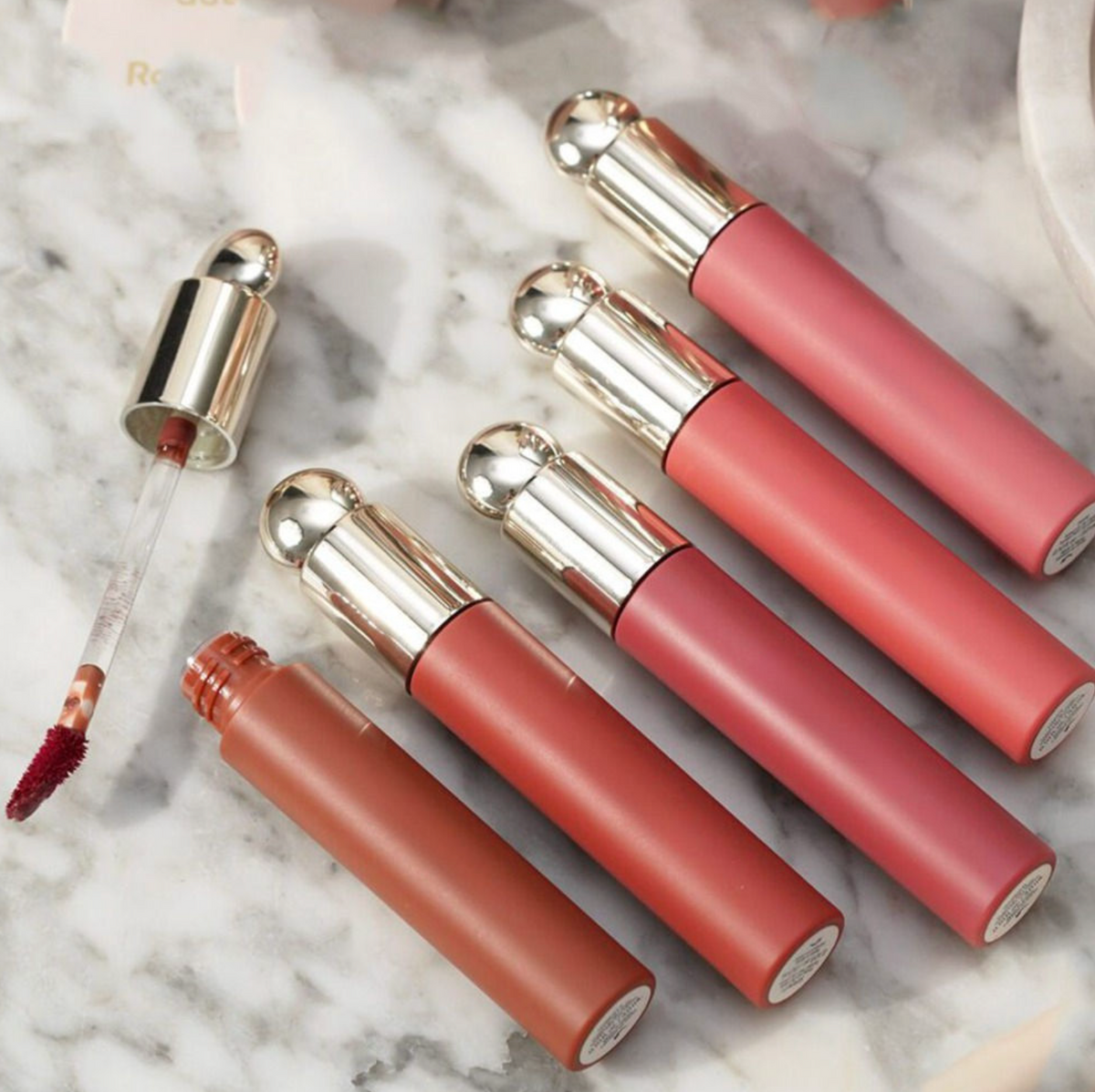 Moisturizing Lip Plumper Lipstick
