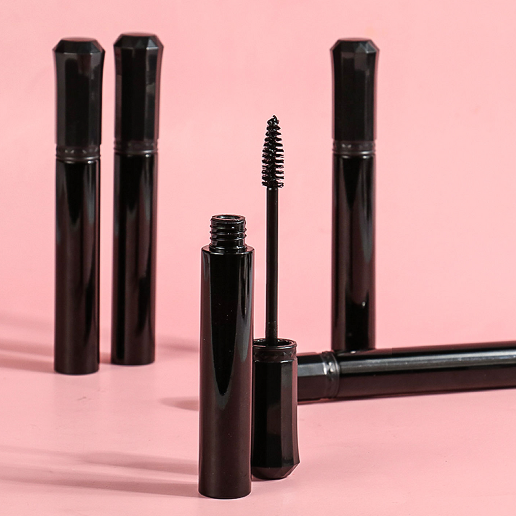 Long-Lasting Waterproof Black Mascara